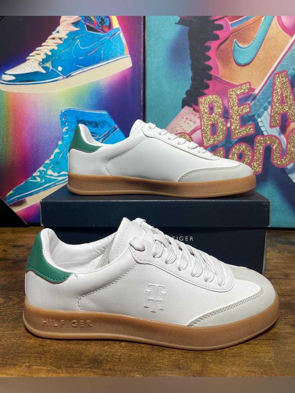 Women's Tommy Hilfiger Sarhli Lace Up Fashion Sneaker size 7.5 white/green
